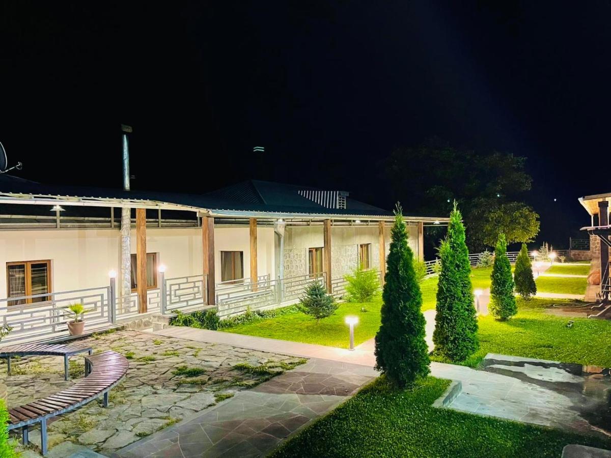 Lara Hotel Goris Exterior foto