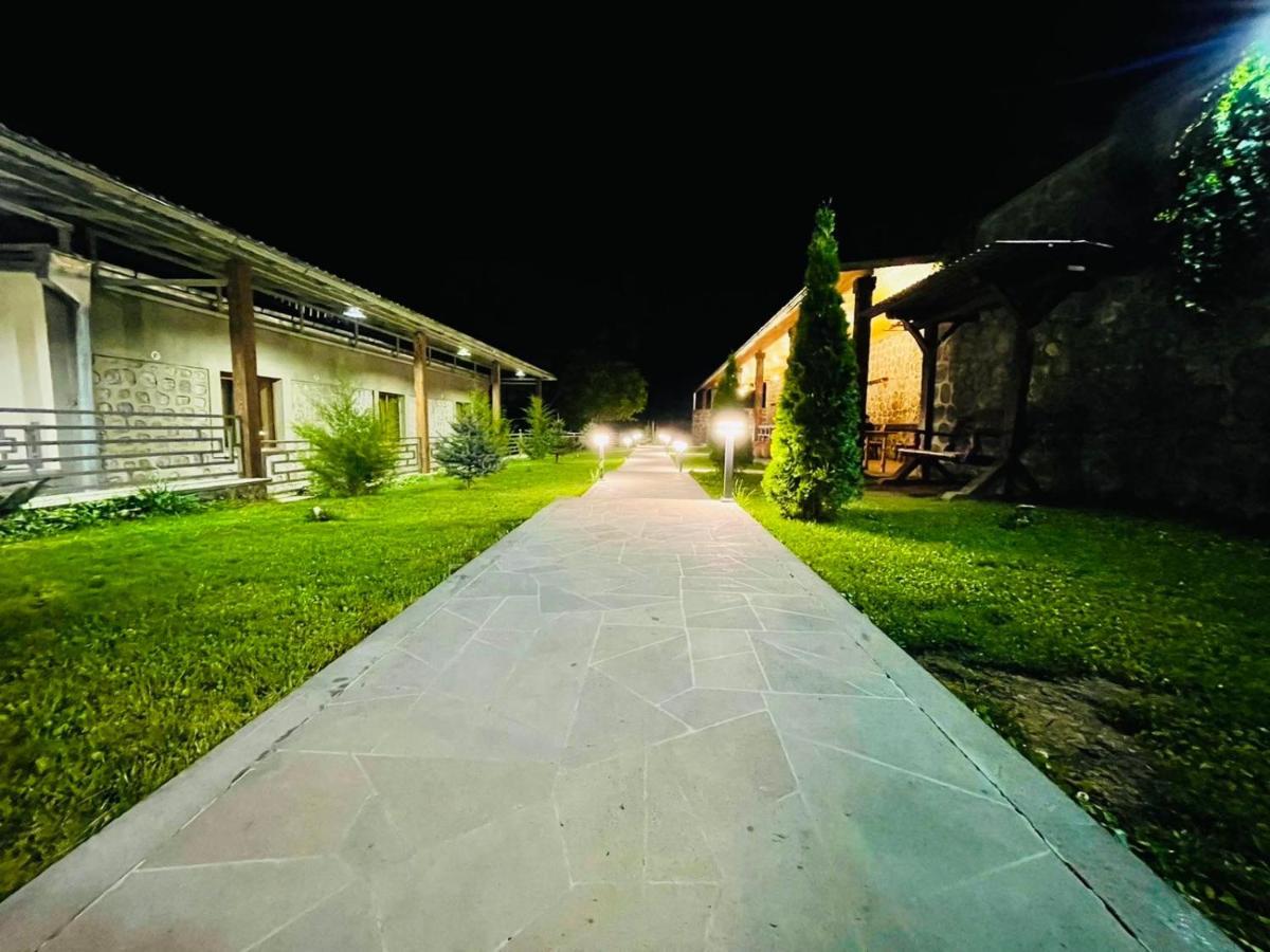 Lara Hotel Goris Exterior foto