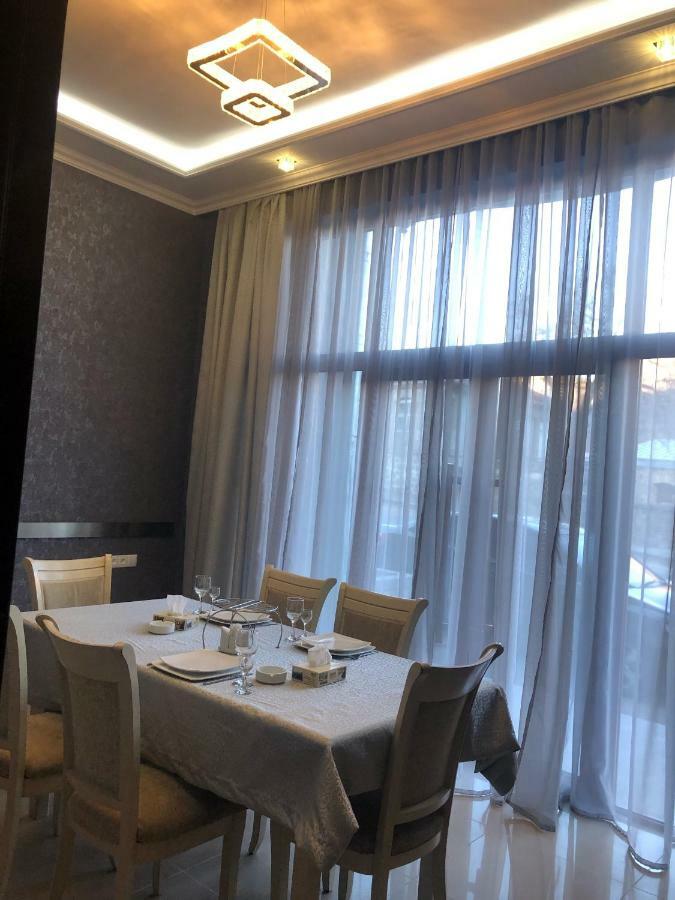 Lara Hotel Goris Exterior foto
