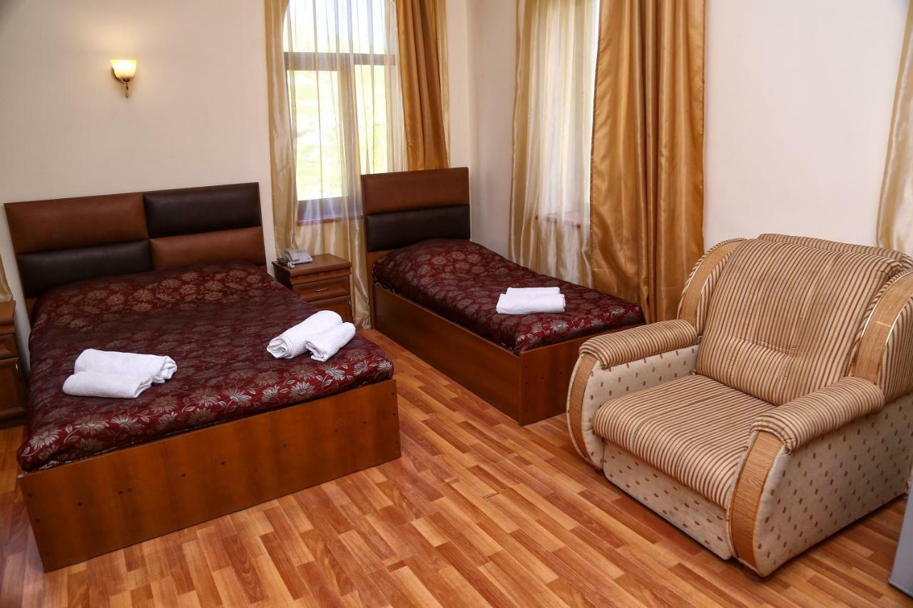 Lara Hotel Goris Exterior foto