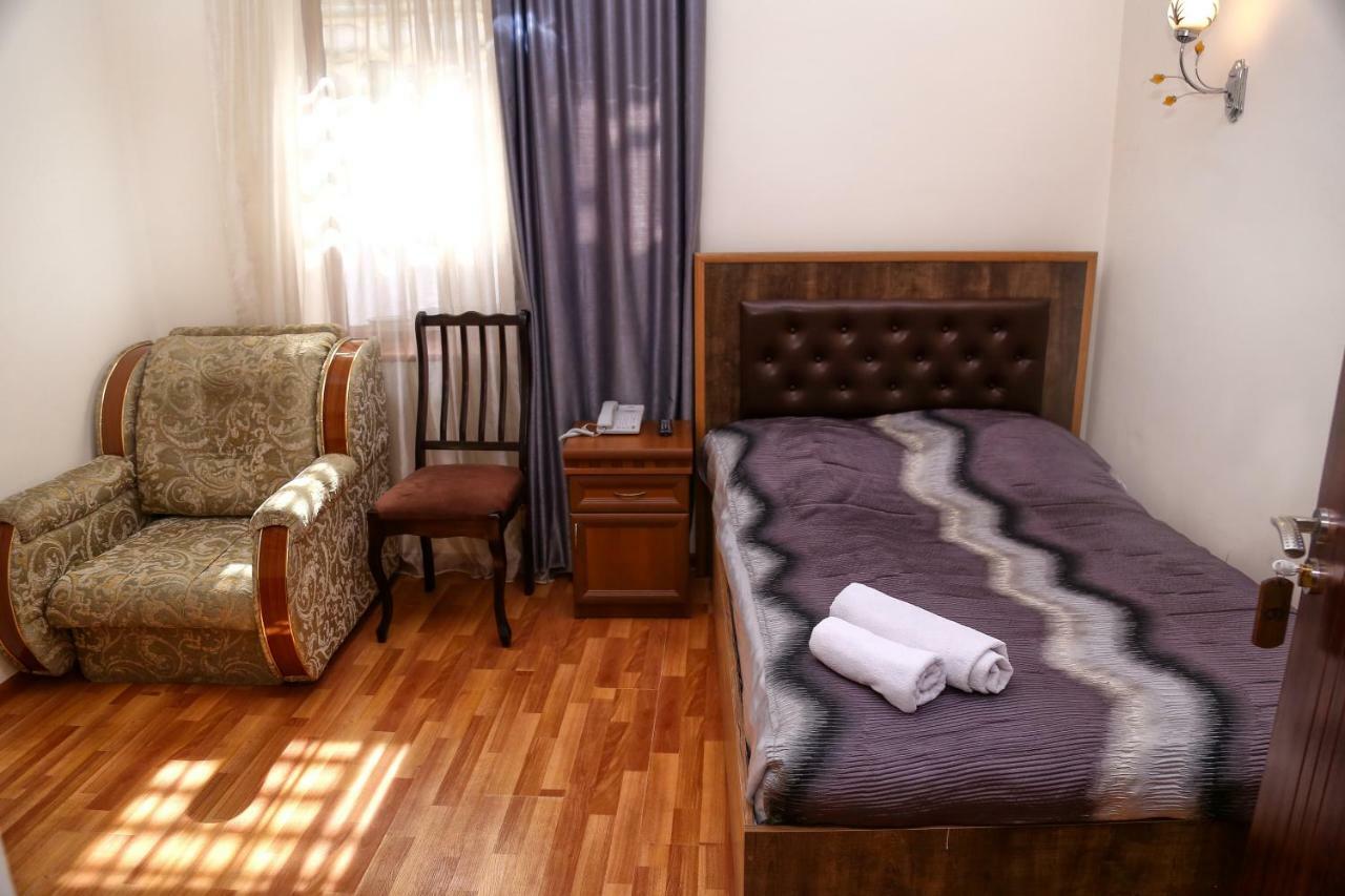 Lara Hotel Goris Exterior foto