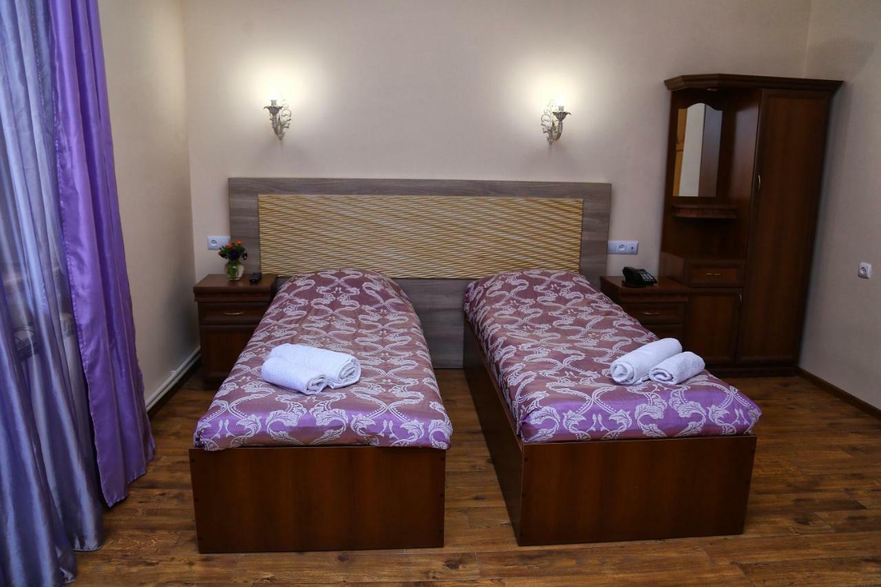 Lara Hotel Goris Exterior foto