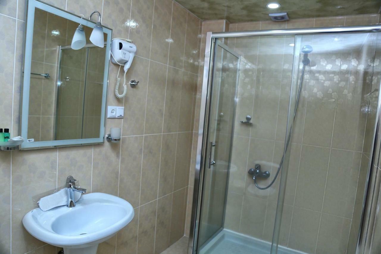 Lara Hotel Goris Exterior foto